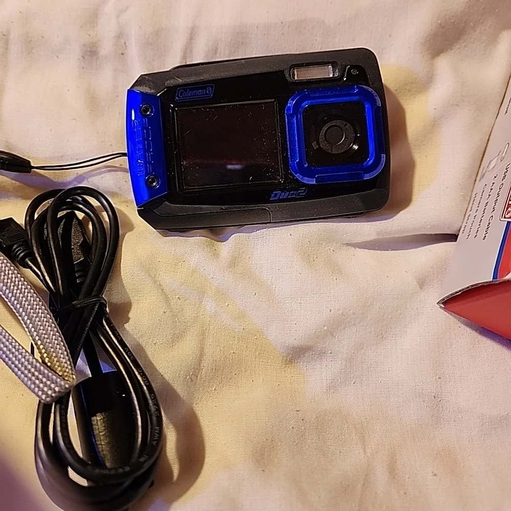 Coleman Duo2 Waterproof Camera - Black and Yellow